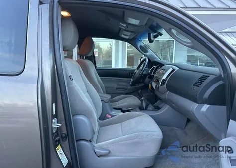 2009 Toyota Tacoma from USA, damaged, VIN 5TEUX42N19Z668884